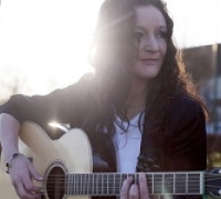 Donna, Acoustic Guitarist and Singer